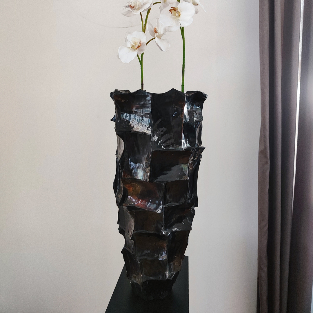 Black Shell Vase - Vertical